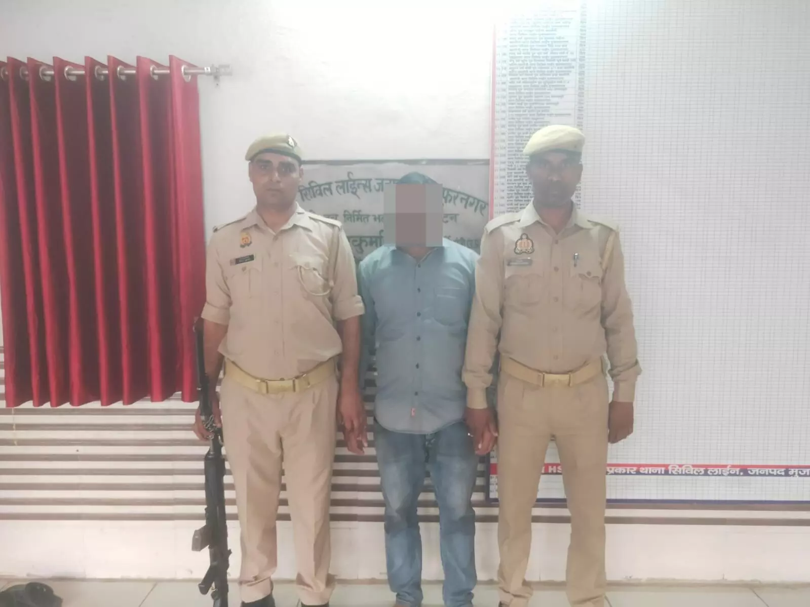 धरा गया PET में दूसरे की जगह परीक्षा दे रहा साल्वर-DAV कॉलेज में... धरा गया PET में दूसरे की जगह परीक्षा दे रहा साल्वर-DAV कॉलेज में...