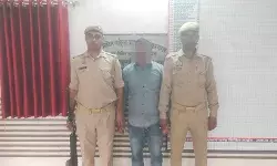 धरा गया PET में दूसरे की जगह परीक्षा दे रहा साल्वर-DAV कॉलेज में... धरा गया PET में दूसरे की जगह परीक्षा दे रहा साल्वर-DAV कॉलेज में...