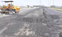 ठेकेदार की जेई को धमकी- मंत्री का हूं आदमी, 24 घंटे में कुर्सी.. ठेकेदार की जेई को धमकी- मंत्री का हूं आदमी, 24 घंटे में कुर्सी..