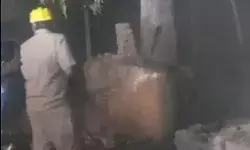 चाय की दुकान में रखें सिलेंडर में ब्लास्ट- गेल की पाइप लाइन चपेट में आई चाय की दुकान में रखें सिलेंडर में ब्लास्ट- गेल की पाइप लाइन चपेट में आई