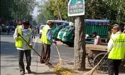 CM का सफाईकर्मियों को दिवाली गिफ्ट- कर दी नौकरी पक्की CM का सफाईकर्मियों को दिवाली गिफ्ट- कर दी नौकरी पक्की