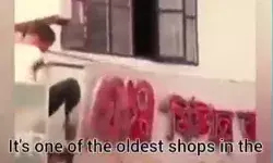 हमला कर मालिक को जलाने का प्रयास- मुस्लिमों ने मिठाई की दुकान की नष्ट हमला कर मालिक को जलाने का प्रयास- मुस्लिमों ने मिठाई की दुकान की नष्ट