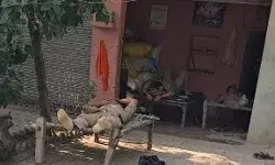 ड्यूटी पर खर्राटे भरते हुए कैमरे में कैद हुए 3 पुलिसकर्मी, किये सस्पेंड