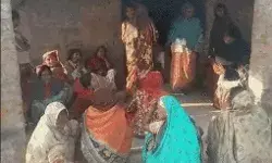 पत्नी का नजला मां बाप पर उतारा- बेटे ने दंपति को फावड़े से काट डाला