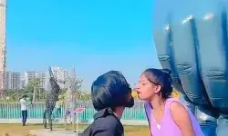 लाइक कमेंट के चक्कर में युवक युवती ने बनाई ऐसी अश्लील रील- वायरल.. लाइक कमेंट के चक्कर में युवक युवती ने बनाई ऐसी अश्लील रील- वायरल..