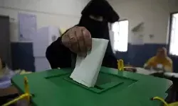 इलेक्शन कमीशन ने SC को दी जानकारी- 11 फरवरी को होंगे आम चुनाव इलेक्शन कमीशन ने SC को दी जानकारी- 11 फरवरी को होंगे आम चुनाव