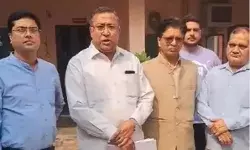 बाप बेटा दिवाली कर गये खराब- 50 लाख का सोना लेकर कारीगर फरार बाप बेटा दिवाली कर गये खराब- 50 लाख का सोना लेकर कारीगर फरार