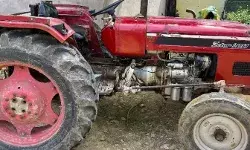 पुलिस का कमाल- घर में खड़े ट्रैक्टर को बिना हेलमेट चलाने पर काटा चालान पुलिस का कमाल- घर में खड़े ट्रैक्टर को बिना हेलमेट चलाने पर काटा चालान