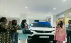 इसे कहते हैं दिवाली गिफ्ट- फार्मा कंपनी ने कर्मचारियों को दी कार