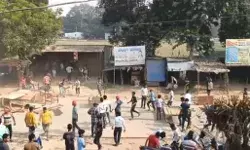 किशोरी के सुसाइड को लेकर बवाल- दुकानों में तोड़फोड़- पुलिस पथराव पर किशोरी के सुसाइड को लेकर बवाल- दुकानों में तोड़फोड़- पुलिस पथराव पर