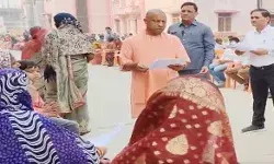 जनता दर्शन में मुख्यमंत्री ने सुनीं 300 लोगों की समस्याएं जनता दर्शन में मुख्यमंत्री ने सुनीं 300 लोगों की समस्याएं