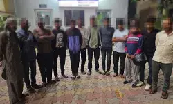 धरपकड़ होते ही बेवड़ों से भर गये थाने- सडक पर ही टकरा रहे थे जाम धरपकड़ होते ही बेवड़ों से भर गये थाने- सडक पर ही टकरा रहे थे जाम