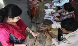 टीचर का चुनाव ड्यूटी से इनकार- बोला पहले करो मेरी शादी टीचर का चुनाव ड्यूटी से इनकार- बोला पहले करो मेरी शादी