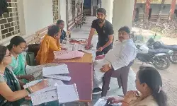 अडे रहे जमे रहे सपाई-बूथों पर वोट भी खूब बनवाई