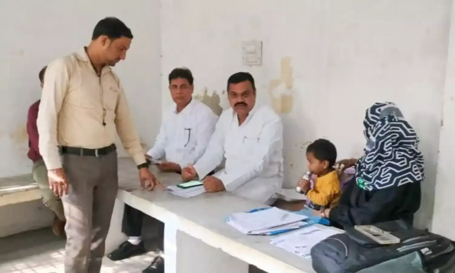 बूथों पर सपाईयों की सक्रियता जारी-आज भी बनवाई वोट बहुत सारी