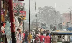 पब्लिक की बिगड़ी अकल सुधारने उतरी पुलिस- गलत चलने वालों के चालान पब्लिक की बिगड़ी अकल सुधारने उतरी पुलिस- गलत चलने वालों के चालान