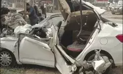 आगे चल रही गाड़ी में घुसी कार- मां बेटी समेत चार की चली गई जान