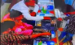 महिलाएं गई थी जेवरात खरीदने- सर्राफ को चपत लगाकर ले उड़ी लाखों.... महिलाएं गई थी जेवरात खरीदने- सर्राफ को चपत लगाकर ले उड़ी लाखों....