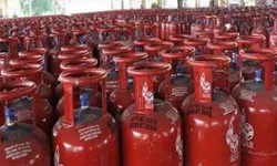 यूपी के इस जनपद के लोग नहीं पा सकेंगे मुफ्त गैस सिलेंडर का लाभ यूपी के इस जनपद के लोग नहीं पा सकेंगे मुफ्त गैस सिलेंडर का लाभ