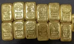 बिजली की प्रेस सोने से गर्म मिली-भरा था 10 किलो सोना- फ्लाइट से उतरते बिजली की प्रेस सोने से गर्म मिली-भरा था 10 किलो सोना- फ्लाइट से उतरते