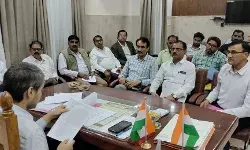 जिलाधिकारी ने आयुर्वेद के प्रति जागरूकता हेतु आयोजन के दिए निर्देश