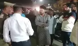 MLA ने वसूली करते पकड़े तीन पुलिसकर्मी- बाइक छोड़कर भागे सिपाही