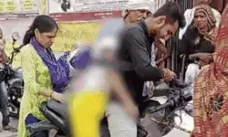 हाय री सरकारी सेवाएं- लड़की का शव कमर से बांधकर ले जाना पड़ा हाय री सरकारी सेवाएं- लड़की का शव कमर से बांधकर ले जाना पड़ा