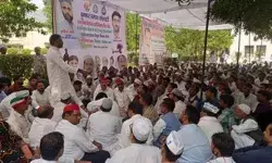 ऊर्जा भवन पर अतुल प्रधान ने डाला डेरा- विधायक को बताया कबूतरबाज