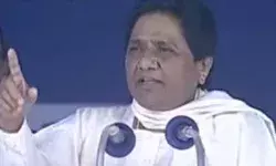 मायावती ने बोला हमला- गरीब तबके के लिये कांग्रेस ने नही किया कुछ मायावती ने बोला हमला- गरीब तबके के लिये कांग्रेस ने नही किया कुछ