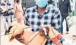 नहीं मिली स्ट्रेचर तो हाथ में पेशाब की थैली व बेटी को लेकर दौड़ा बाप नहीं मिली स्ट्रेचर तो हाथ में पेशाब की थैली व बेटी को लेकर दौड़ा बाप