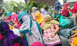 चेयरपर्सन के आवास पर सफाई कर्मचारियों का जारी है धरना