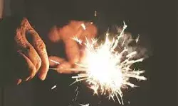 पटाखों में लगी आग, 4 नाबालिग झुलसे पटाखों में लगी आग, 4 नाबालिग झुलसे