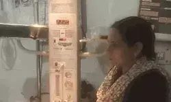 कुंवारी मां ने बच्ची को खेत में फेंका- कुछ घंटे में तलाश ली गई मां कुंवारी मां ने बच्ची को खेत में फेंका- कुछ घंटे में तलाश ली गई मां