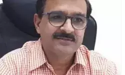 एक करोड़ की रिश्वत लेते गिरफ्तार IAS अफसर बहाल- पोस्टिंग भी मिली