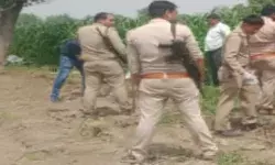 बदमाशों का कमाल- चलते ट्रक से उडाया लाखों का माल- ऐसे खुला राज