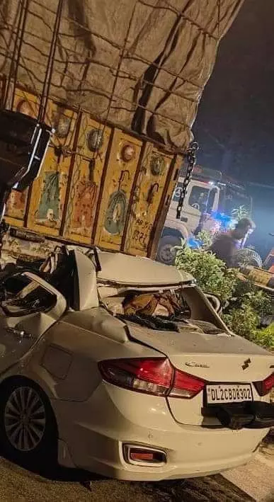 एक्सीडेंट: ट्रक के पीछे घुसी कार- 6 दोस्तों की दर्दनाक मौत