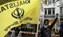 हिंदुओं का दिवाली मनाना नहीं आया रास- की गई हिंदुओं पर पत्थरबाजी