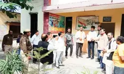 एसडीएम को दिया ज्ञापन- बोले मंदिर के उपवन का एक भी पेड़ कटा तो...