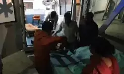 स्कॉर्पियो से टकराई गाड़ी-खाये कई पलटे-गुरुद्वारे के 5 सेवादारों की मौत स्कॉर्पियो से टकराई गाड़ी-खाये कई पलटे-गुरुद्वारे के 5 सेवादारों की मौत