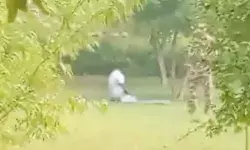 ताजमहल में नमाज को लेकर घमासान- अब ताज परिसर में आरती का ऐलान ताजमहल में नमाज को लेकर घमासान- अब ताज परिसर में आरती का ऐलान