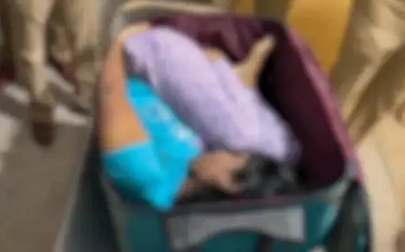 मेट्रो निर्माण के समीप सूटकेस में बंद मिली महिला की लाश- मचा हड़कंप