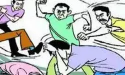 शराब पीने से मना करने पर दो पक्षों में हुआ खूनी संघर्ष- पहलवान की हुई. शराब पीने से मना करने पर दो पक्षों में हुआ खूनी संघर्ष- पहलवान की हुई.