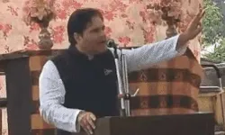 BJP सांसद का हमला- मांगी थी नौकरी दिया आटा दाल चने का झुनझुना BJP सांसद का हमला- मांगी थी नौकरी दिया आटा दाल चने का झुनझुना