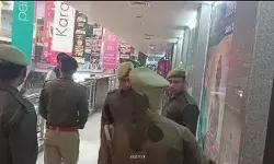 स्पा सेंटर में पड़ा छापा- आपत्तिजनक हालत में मिले लड़के लड़कियां