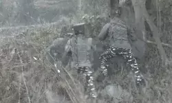 एनकाउंटर में पाक आतंकी ढेर- कल चार जवान हुए थे शहीद एनकाउंटर में पाक आतंकी ढेर- कल चार जवान हुए थे शहीद