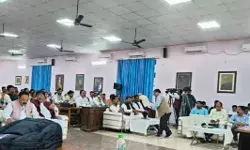 सदन में लगे भारत माता की जय के नारे- SP पार्षदों के मुंह पर लगे ताले सदन में लगे भारत माता की जय के नारे- SP पार्षदों के मुंह पर लगे ताले