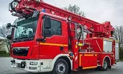 रेलवे स्टेशन पर लगी आग- उठ रहे धुएं के गुब्बार- फायरकर्मी मौके पर रेलवे स्टेशन पर लगी आग- उठ रहे धुएं के गुब्बार- फायरकर्मी मौके पर