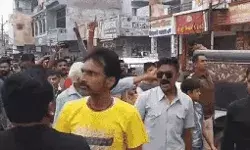 पथराव में घायल बेणेश्वर धाम के महंत हायर सेंटर रेफर- विरोध में बाजार.. पथराव में घायल बेणेश्वर धाम के महंत हायर सेंटर रेफर- विरोध में बाजार..