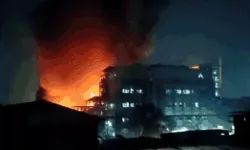 केमिकल प्लांट में लगी भीषण आग से आसमान धुआं ही धुआं- 24 मजदूर.. केमिकल प्लांट में लगी भीषण आग से आसमान धुआं ही धुआं- 24 मजदूर..