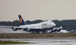 मियां बीवी की लड़ाई बैंकॉक के लिए चली फ्लाइट को दिल्ली ले आई